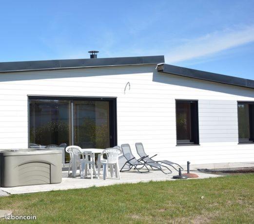 Maison Bord De Mer Avec Jacuzzi Неве Экстерьер фото